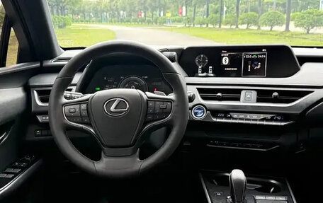 Lexus UX I, 2020 год, 1 750 010 рублей, 12 фотография