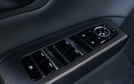 Toyota RAV4, 2025 год, 4 290 000 рублей, 24 фотография