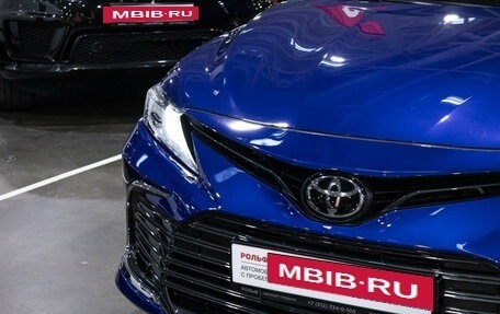 Toyota Camry, 2021 год, 3 350 000 рублей, 7 фотография