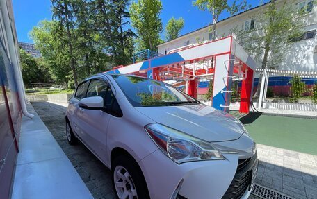 Toyota Vitz, 2018 год, 1 000 000 рублей, 4 фотография