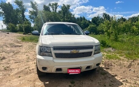 Chevrolet Tahoe III, 2012 год, 1 850 000 рублей, 2 фотография