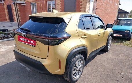 Toyota Yaris Cross, 2022 год, 1 900 000 рублей, 2 фотография
