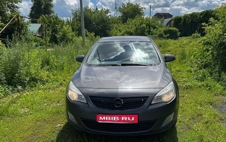 Opel Astra J, 2011 год, 520 000 рублей, 1 фотография