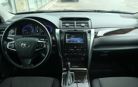 Toyota Camry, 2017 год, 1 920 000 рублей, 7 фотография