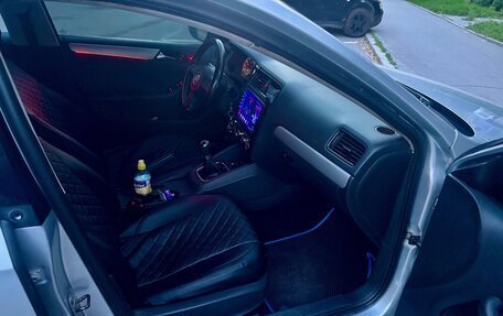 Volkswagen Jetta VI, 2012 год, 850 000 рублей, 11 фотография