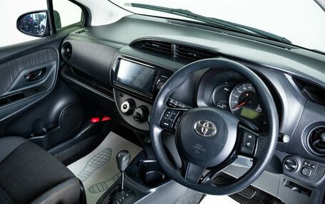 Toyota Vitz, 2017 год, 1 039 000 рублей, 8 фотография