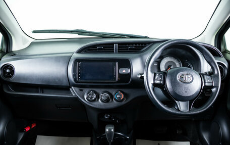 Toyota Vitz, 2017 год, 1 039 000 рублей, 13 фотография