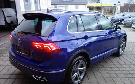 Volkswagen Tiguan II, 2023 год, 2 150 000 рублей, 4 фотография