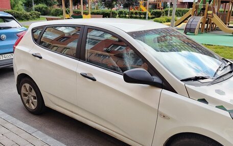 Hyundai Solaris II рестайлинг, 2014 год, 630 000 рублей, 4 фотография