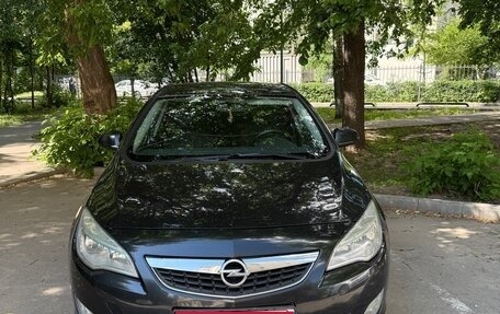Opel Astra J, 2010 год, 540 000 рублей, 1 фотография