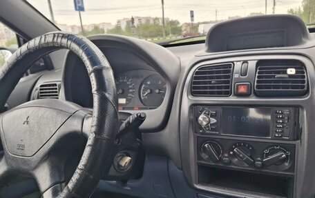 Mitsubishi Space Star I рестайлинг, 1999 год, 100 000 рублей, 10 фотография