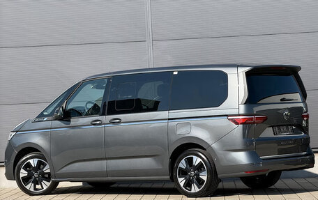 Volkswagen Multivan, 2023 год, 4 320 000 рублей, 11 фотография