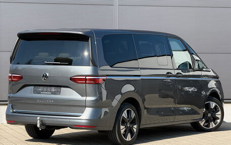Volkswagen Multivan, 2023 год, 4 320 000 рублей, 10 фотография