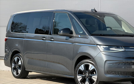 Volkswagen Multivan, 2023 год, 4 320 000 рублей, 5 фотография