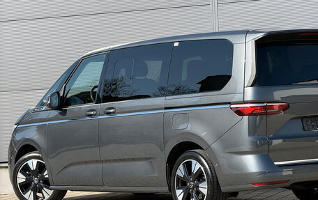 Volkswagen Multivan, 2023 год, 4 320 000 рублей, 7 фотография