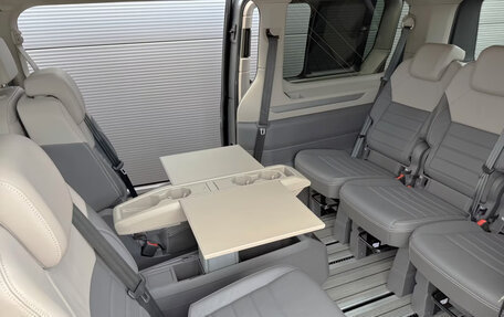 Volkswagen Multivan, 2023 год, 4 320 000 рублей, 22 фотография