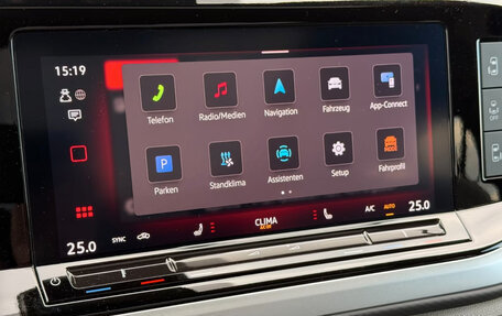Volkswagen Multivan, 2023 год, 4 320 000 рублей, 20 фотография