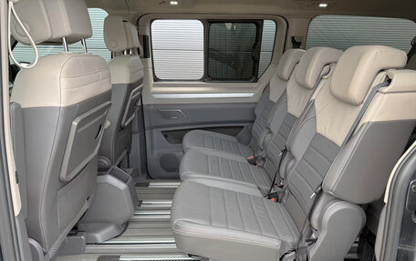 Volkswagen Multivan, 2023 год, 4 320 000 рублей, 24 фотография