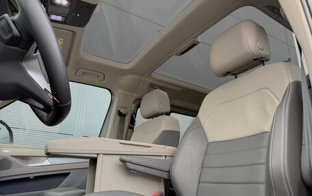 Volkswagen Multivan, 2023 год, 4 320 000 рублей, 25 фотография