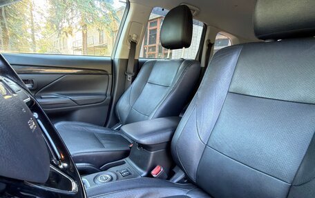 Mitsubishi Outlander III рестайлинг 3, 2015 год, 1 750 000 рублей, 10 фотография