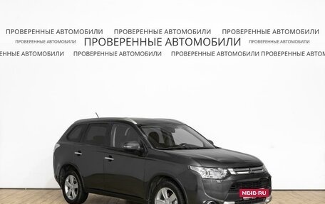 Mitsubishi Outlander III рестайлинг 3, 2014 год, 1 635 000 рублей, 2 фотография