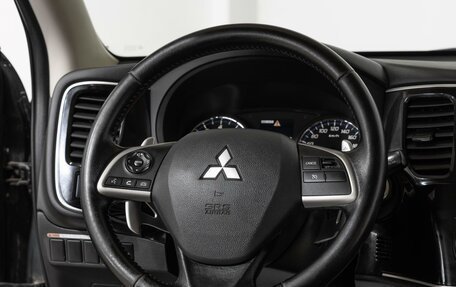 Mitsubishi Outlander III рестайлинг 3, 2014 год, 1 635 000 рублей, 8 фотография