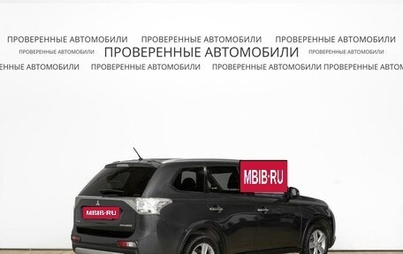 Mitsubishi Outlander III рестайлинг 3, 2014 год, 1 635 000 рублей, 3 фотография