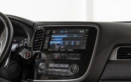 Mitsubishi Outlander III рестайлинг 3, 2014 год, 1 635 000 рублей, 9 фотография