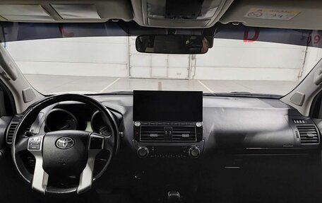 Toyota Land Cruiser Prado 150 рестайлинг 2, 2014 год, 2 990 000 рублей, 17 фотография