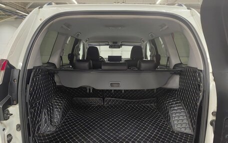Toyota Land Cruiser Prado 150 рестайлинг 2, 2014 год, 2 990 000 рублей, 12 фотография