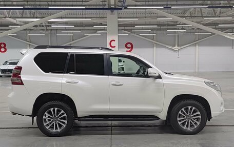 Toyota Land Cruiser Prado 150 рестайлинг 2, 2014 год, 2 990 000 рублей, 5 фотография