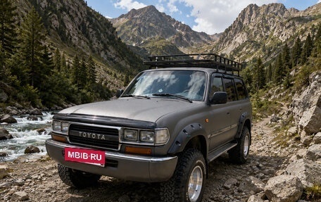 Toyota Land Cruiser 80 рестайлинг, 1996 год, 1 800 000 рублей, 3 фотография