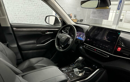 Toyota Highlander, 2026 год, 5 355 000 рублей, 32 фотография