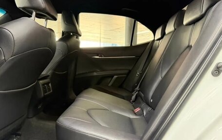 Toyota Camry, 2020 год, 2 500 000 рублей, 4 фотография