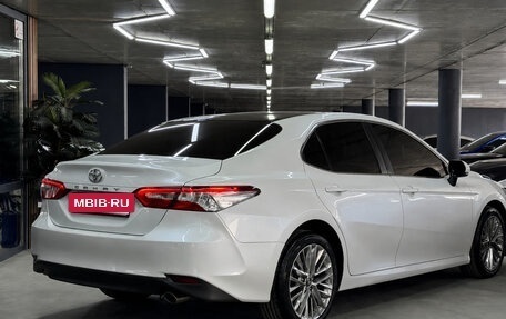 Toyota Camry, 2020 год, 2 500 000 рублей, 2 фотография