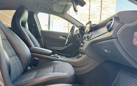 Mercedes-Benz GLA, 2015 год, 1 900 000 рублей, 16 фотография