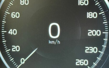 Volvo S90 II рестайлинг, 2017 год, 3 050 000 рублей, 10 фотография
