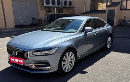 Volvo S90 II рестайлинг, 2017 год, 3 050 000 рублей, 2 фотография