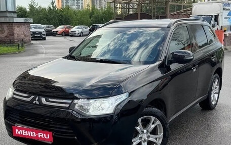 Mitsubishi Outlander III рестайлинг 3, 2013 год, 1 320 000 рублей, 2 фотография