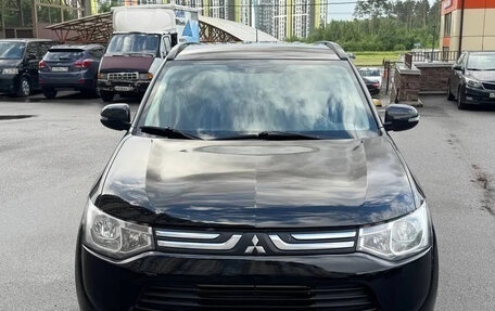 Mitsubishi Outlander III рестайлинг 3, 2013 год, 1 320 000 рублей, 3 фотография