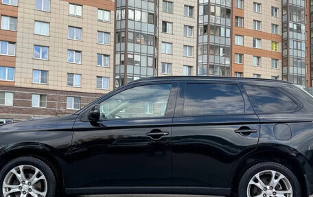 Mitsubishi Outlander III рестайлинг 3, 2013 год, 1 320 000 рублей, 9 фотография