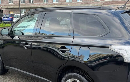 Mitsubishi Outlander III рестайлинг 3, 2013 год, 1 320 000 рублей, 12 фотография