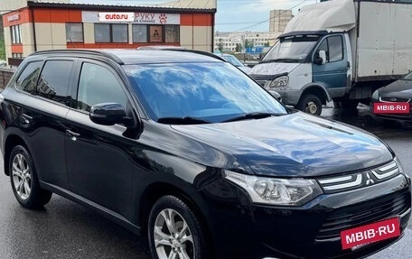 Mitsubishi Outlander III рестайлинг 3, 2013 год, 1 320 000 рублей, 6 фотография