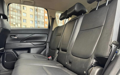 Mitsubishi Outlander III рестайлинг 3, 2013 год, 1 320 000 рублей, 16 фотография
