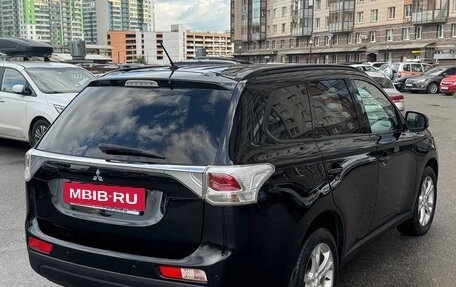 Mitsubishi Outlander III рестайлинг 3, 2013 год, 1 320 000 рублей, 14 фотография