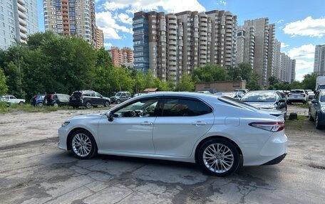 Toyota Camry, 2020 год, 2 310 000 рублей, 2 фотография