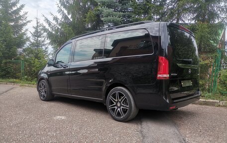 Mercedes-Benz V-Класс, 2017 год, 3 000 000 рублей, 4 фотография