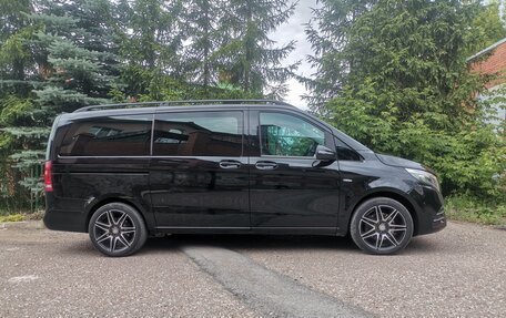 Mercedes-Benz V-Класс, 2017 год, 3 000 000 рублей, 6 фотография