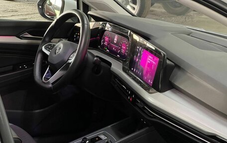 Volkswagen Golf VIII, 2021 год, 2 590 000 рублей, 17 фотография