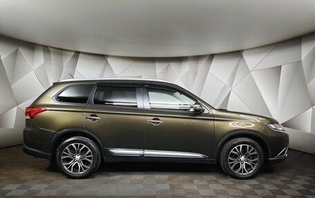 Mitsubishi Outlander III рестайлинг 3, 2016 год, 1 549 000 рублей, 6 фотография